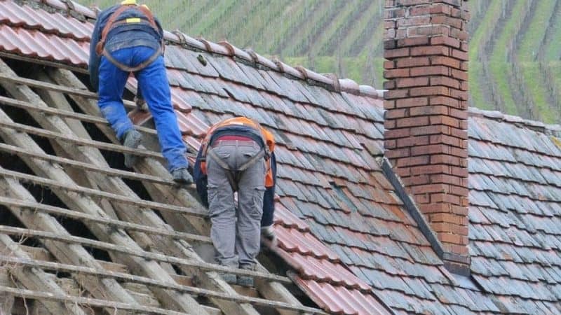 Understanding Roofers’ Responsibilities